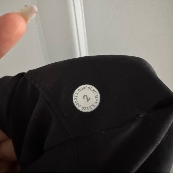 Lululemon Spring Break Away Short *4-way Stretch 3"
Black size 2 - Picture 5 of 10